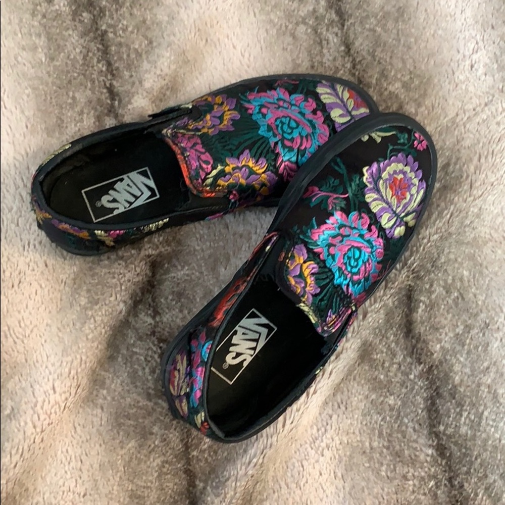 Vans embroidered slip on